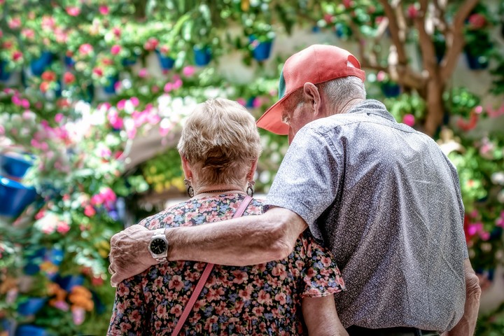 Seniori - ilustračné foto